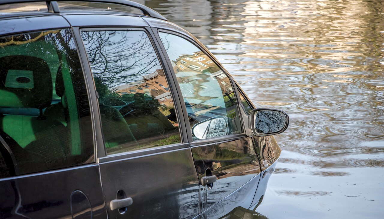 Emergency Car Window Breaker: Know Your Vehicle’s Glass Type 